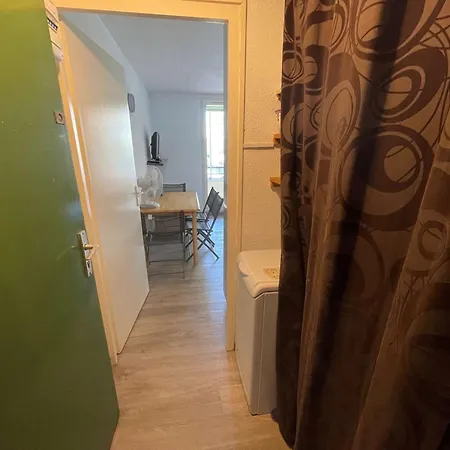 Climatise Avec 1 A Deux Pas De La Des Sablettes *